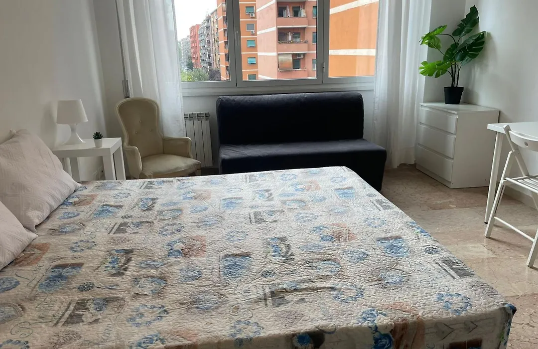 Group Apartment Roma-1